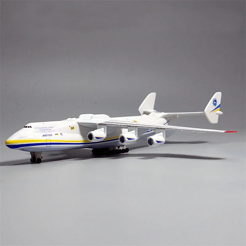 Model Kit Ukraine - ANTONOV 225 Airlines Ukraine An-225 Mriya