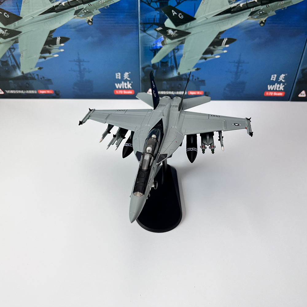 1/72 Scale U.S. F/A-18F Hornet - Model Kit Planes 评论和价格